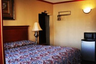 Days Inn by Wyndham Albuquerque Downtown - 2