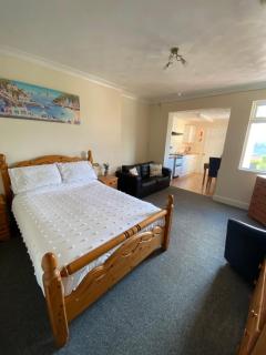 Ocean Bay Holiday Apartments - Paignton - 0