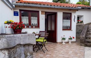Gorgeous Home In Lovran With Jacuzzi - Lovran - 1