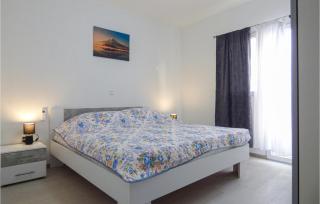 Gorgeous Home In Jesenice Dugi Rat - Krilo - 4