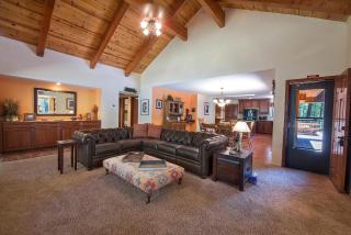 Bruin's Den - Wawona - 9