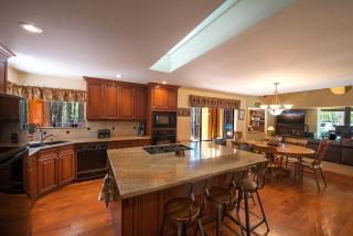 Bruin's Den - Wawona - 4