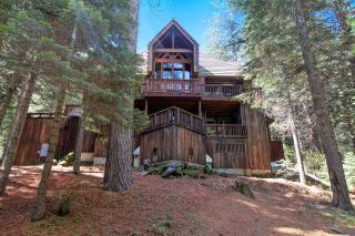 Little Ahwahnee Inn Entrance to Yosemite - Fish Camp - 8