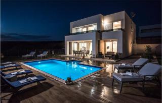 Luxurious Home In Novalja - 1