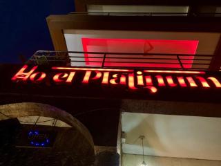 Buddiez Platinum Hotel - 0