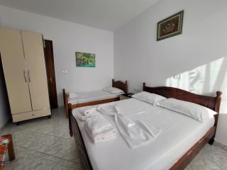Guesthouse Shpetim - Saranda - 1