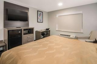 Quality Inn & Suites - Fort Worth - 1