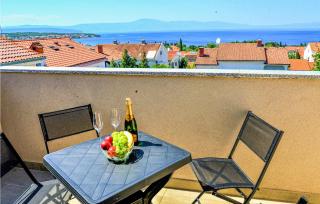 1 Bedroom Amazing Apartment In Malinska - 8