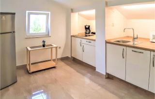 1 Bedroom Amazing Apartment In Malinska - 4
