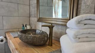 1 & 2 Studio Suite - 7