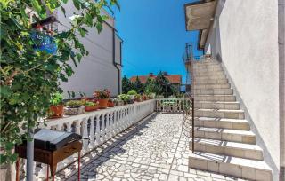 Cozy Apartment In Novi Vinodolski - 4