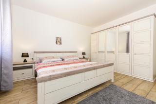 Apartments Amfora - cozy and modern apartments for up to 10 people, 100m from the sea and beach - 1