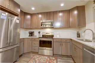 201 Point Drive condo - 5