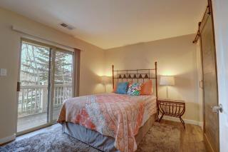 201 Point Drive condo - 1