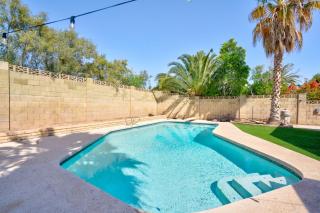 Cozy Boho Mesa Home with Diving Pool! - 0