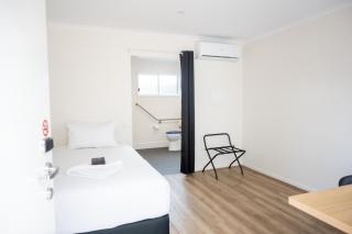 Petrie Mill Motel - 5