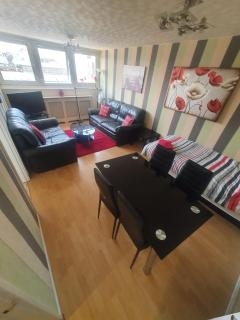 "Snooze Central" - City Centre Apartments above Victoria Centre Shopping Centre with full Kitchen in Milton Street - up to 4 Beds - most Central Location next to the Hilton Hotel - Outdoor Parking for Cars or Vans five pounds a day - Sunday 1pm Check-Out - 1