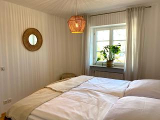 Best Butler Boho Boutique City Apartment Netflix - 1