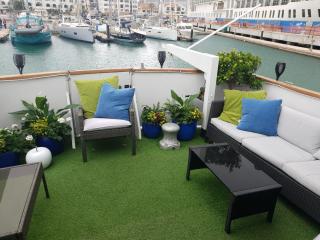 JASMINE CORAL JAY Boutique Boatel Ocean Village - 1