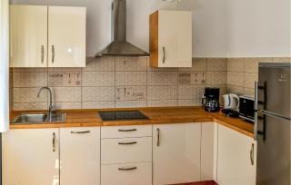 Cozy Apartment In Malinska With Kitchen - 1