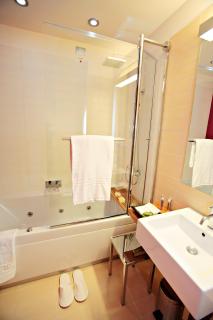 Cosmopolitan Hotel - 7