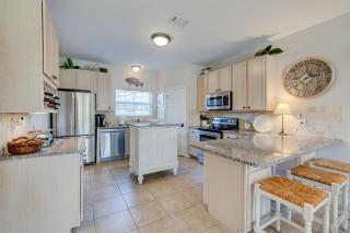Beach Blessings Luxe 30A Townhome 2BR 3Bath, Walk to Beach, Pool, Hot Tub - Santa Rosa Beach - 3