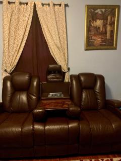 Stylish, Cozy 2BR Private Apt, 2nd Floor, Scenic View, Well-Appointed, Near Providence, MA, RI Line, I-95 Access - Pawtucket - 7