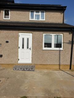 Two beautiful double bedroom Tulip apartment - Dagenham - 0