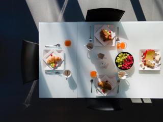 Nordic Lodge Tremblant -5 Bdrs,hot Tub,pool Table - 1