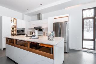 Nordic Lodge Tremblant -5 Bdrs,hot Tub,pool Table - 2