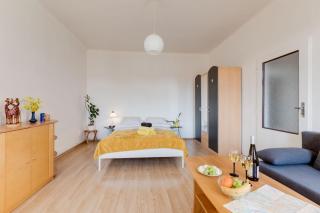 Sunshine Apartment near the City center - Praga - 3
