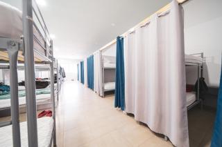 Albergue Barullo - Cubículos - Literas - Habitaciones - Sarria - 9