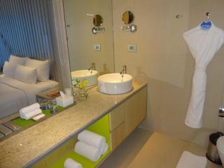 Avasa Hotel - Haiderabad - 1