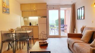 Cosy T2 refait à neuf climatisé, vue mer avec terrasse et jardin, Wifi piscine tennis et parking - Sète - 6