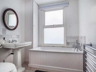Dutch Cottage - Colchester - 2