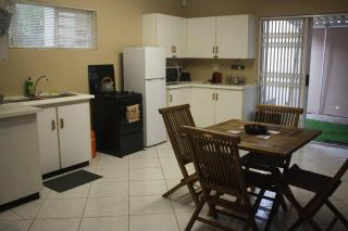 Casa en Gregg -Exquisite 2-bedroom self catering unit - 1 car parking space - East London - 3