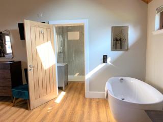 Partridge Lodge with Hot Tub - Forgandenny - 8