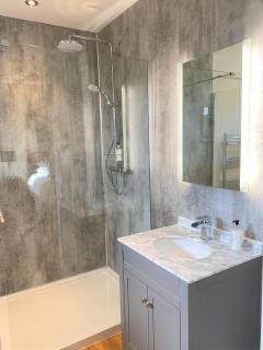 Pheasant Lodge with Hot Tub - 2