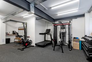 Buckingham & Lloyds - 5