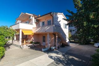 2-Bedroom Krk Apartment - Near Krk Beaches & Town! - Krk - 0