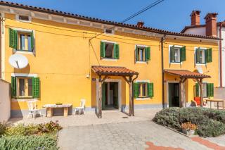 House Krizanic in Marčana, Istria, with 2 apartments, total 9 guests - Marčana - 8