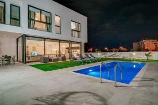 SunnyVillas 4BR New Villa Private Pool in Pernera - 2