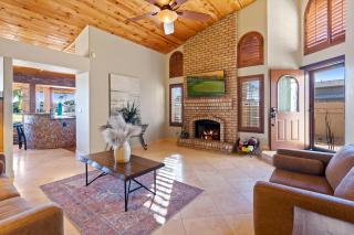 Spa, Covered Patio Upscale Phoenix Oasis! - Peoria - 1
