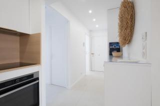 Stylish 2-Br Apartment Steps from the Croisette - Cannes - 1