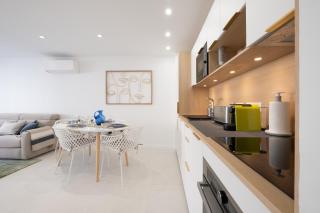 Stylish 2-Br Apartment Steps from the Croisette - Cannes - 3