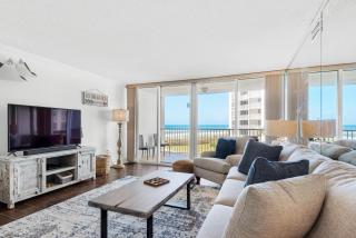 Shoreline Towers 1035 - 4