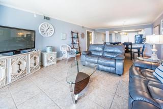 Shoreline Towers 3073 - 1