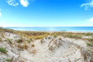 Modern Beach Bungalow - 8