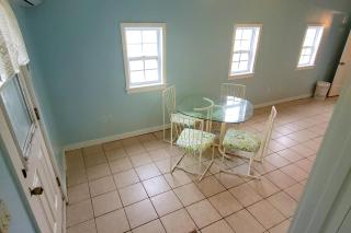 Flip Flop Inn - 1