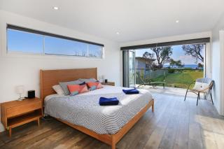 Oceanside I Pet Friendly Absolute Beachfront - Culburra Beach - 6